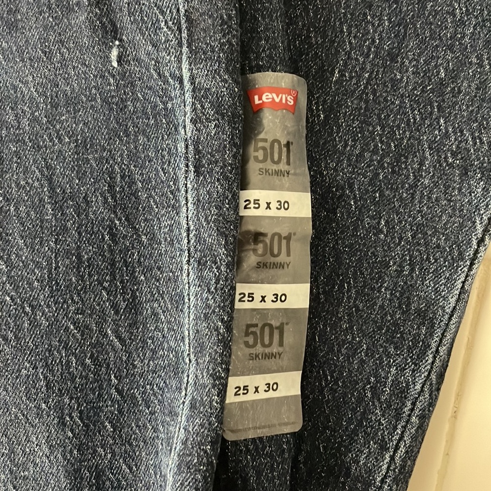 Levi Jeans✨ - Picture 4 of 8